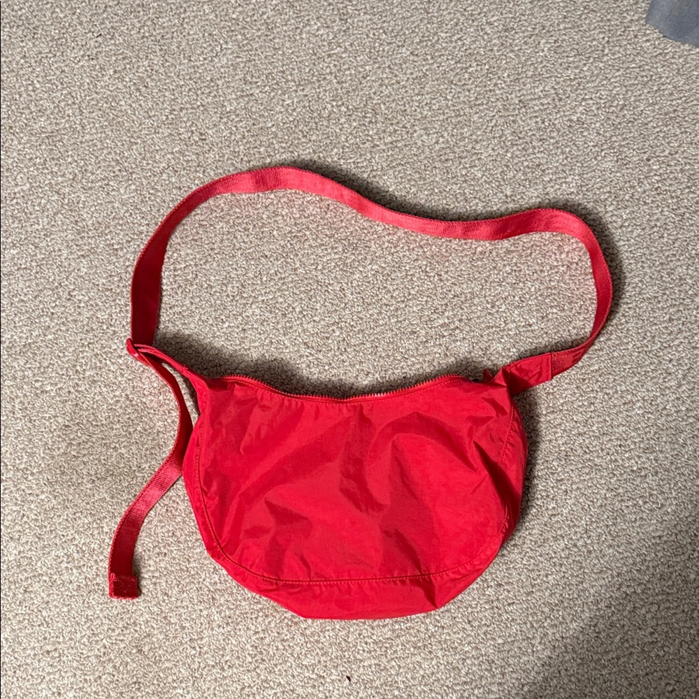 BAGGU Red Medium Crescent Bag